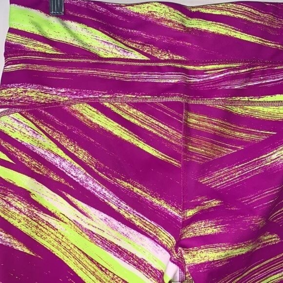 Xersion Womens Fitted Capri Leggings Pink & Yellow Abstract Print Size L - Picture 7 of 11